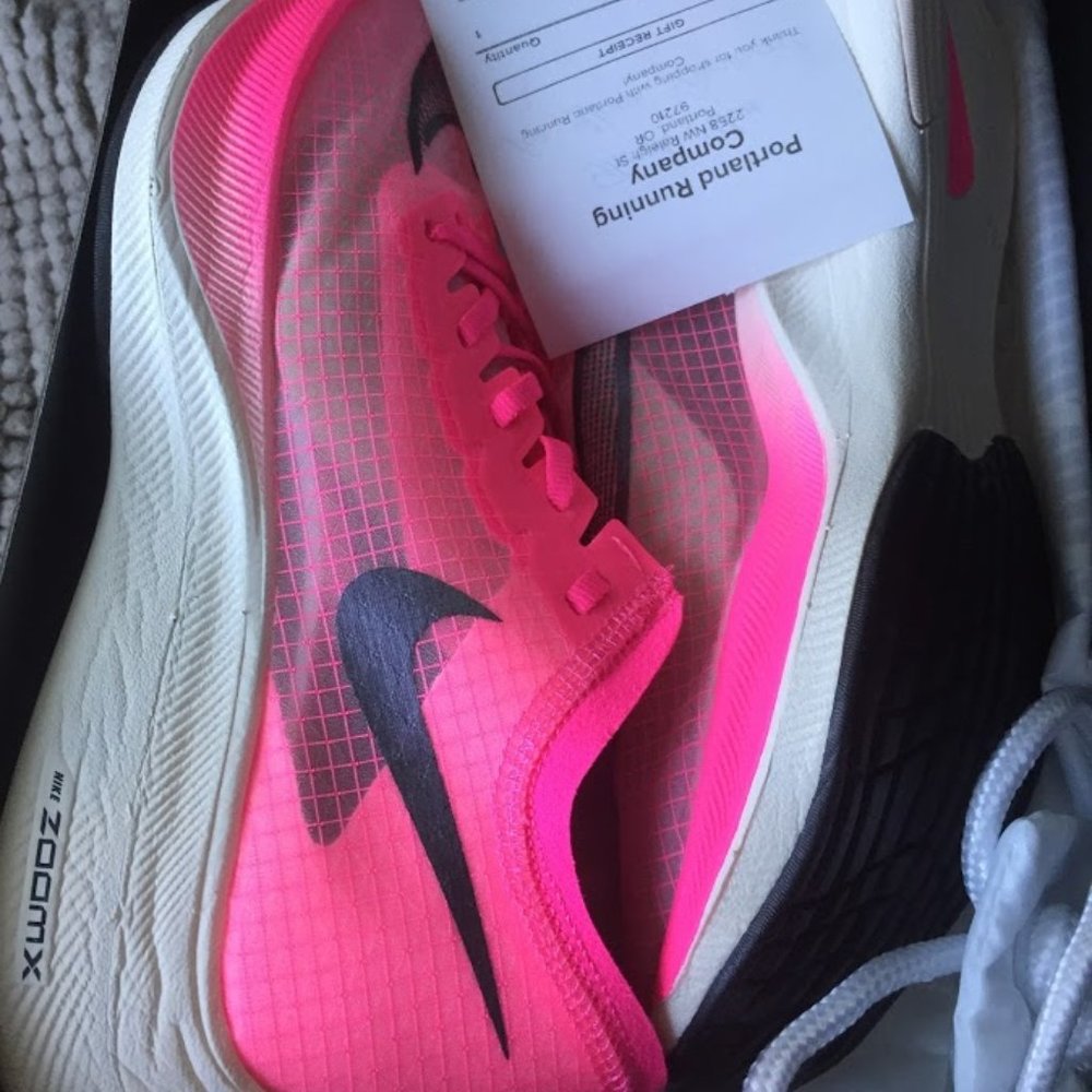 Nike ZoomX Vaporfly NEXT% M8.5 W10 New with a box